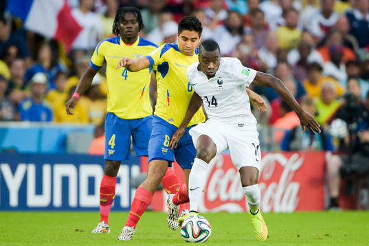Frankrikes Blaise Matuidi och Ecuadors Cristhian Noboa