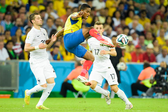 Ecuadors Antonio Valencia och Frankrikes Morgan