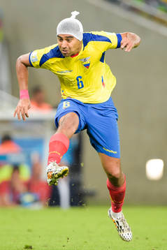 Ecuadors Cristhian Noboa skjuter