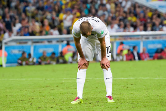 Frankrikes Karim Benzema deppar
