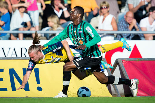 Varbergs Ibrahim Koroma trycker ner Ljungskiles Jonas