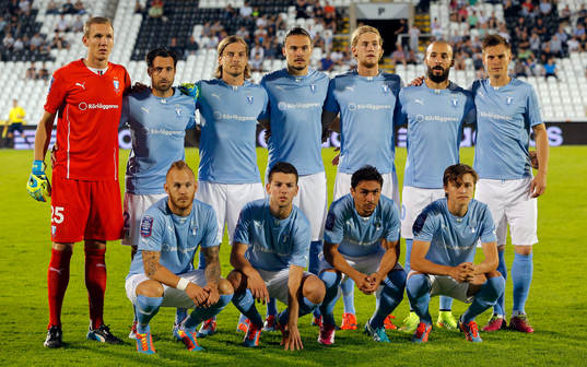 Malmö FFs startelva övre raden från vänster, målvakt