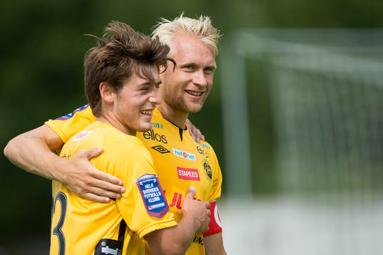 Elfsborgs Johan Larsson och Arber Zeneli (närmast i bild)
