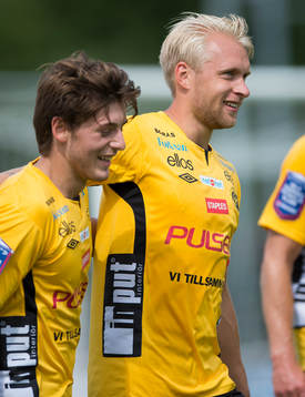 Elfsborgs Johan Larsson jublar