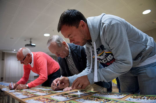 Autografskrivning, Joachim Björklund, Tommy Svensson och