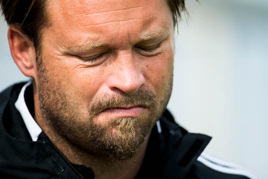 Ängelholms tränare Joakim Persson deppar
