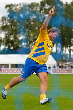 VM-laget 1994s Tomas Brolin jublar