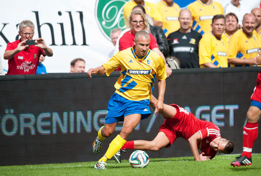 Henrik Larsson har fått Marcus Lantz på fall i