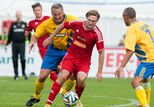 Patrik Andersson jagar Andreas Andersson  i