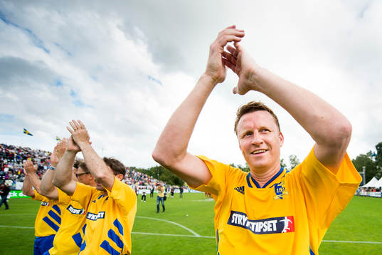 VM-laget 1994s Kennet Andersson tackar publiken