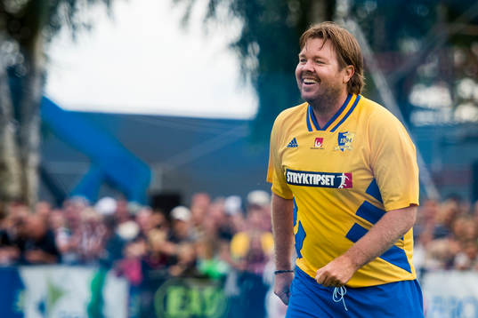 VM-laget 1994s Tomas Brolin jublar