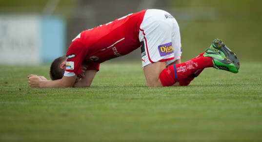 Skadad Kalmar-spelare i träningsmatchen i fotboll mellan