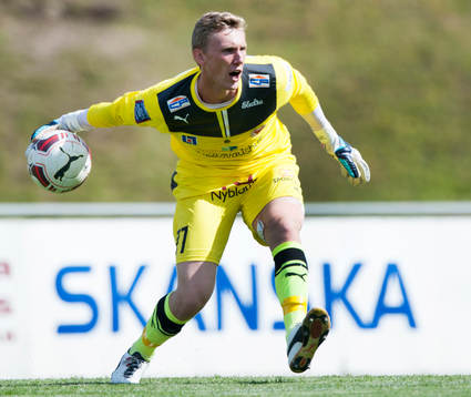 Kalmars målvakt Lars Cramer i träningsmatchen i fotboll