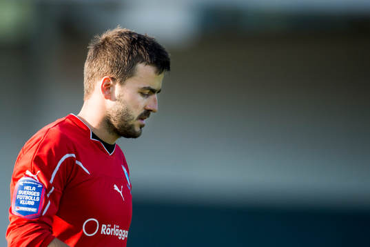 Malmö FFs målvakt Zlatan Azinovic deppar