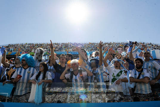 Argentinsk supporter innan åttondelsfinalen mellan