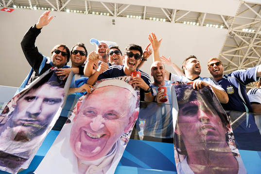Argentinsk supporter innan åttondelsfinalen mellan
