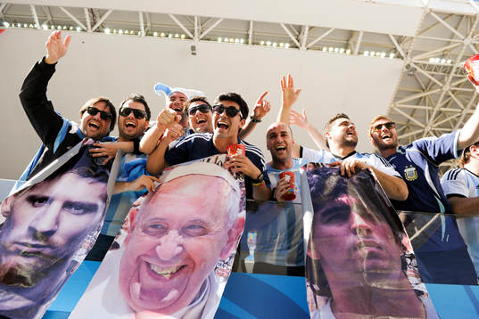 Argentinsk supporter innan åttondelsfinalen mellan