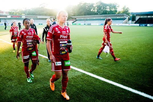 Piteås spelare deppar när de lämnar planen