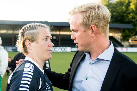 Rosengårds målvakt Thora Helgadottir och tränare Jonas