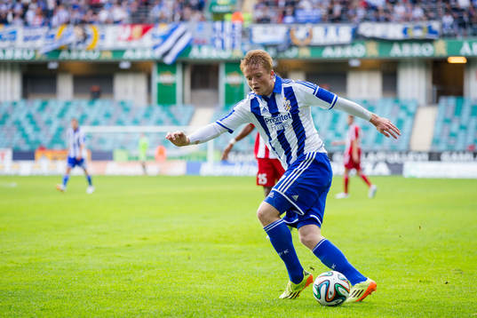 IFK Göteborgs Sam Larsson fintar inlägg med högerklacken