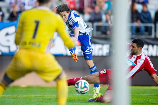 IFK Göteborgs Lasse Vibe skjuter ett skott