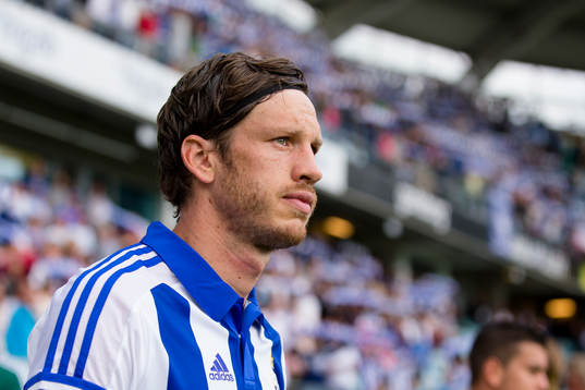 IFK Göteborgs Gustav Svensson på väg ut till