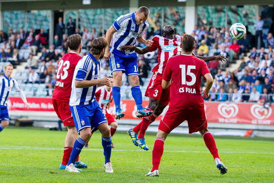 IFK Göteborgs Hjalmar Jonsson når högst på hörna