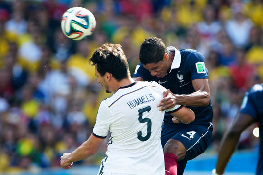 Tysklands Mats Hummels gör 1-0