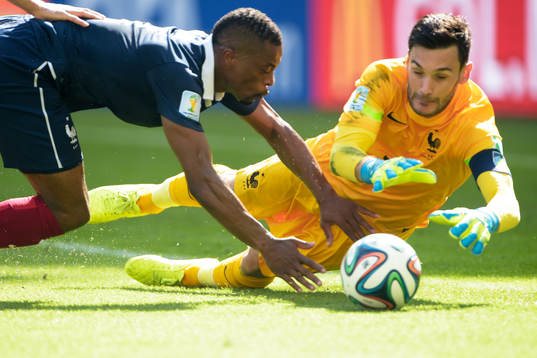 Frankrikes Patrice Evra och målvakt Hugo Lloris