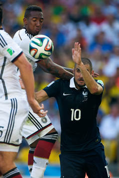 Tysklands Jerome Boateng och Frankrikes Karim Benzema