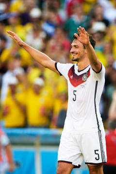Tysklands Mats Hummels jublar