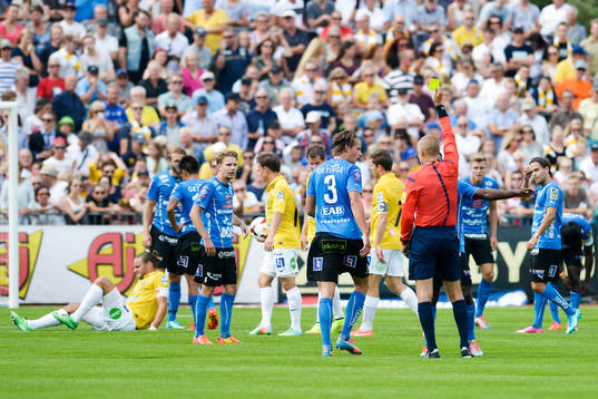 Halmstads Fredrik Liverstam blir varnad