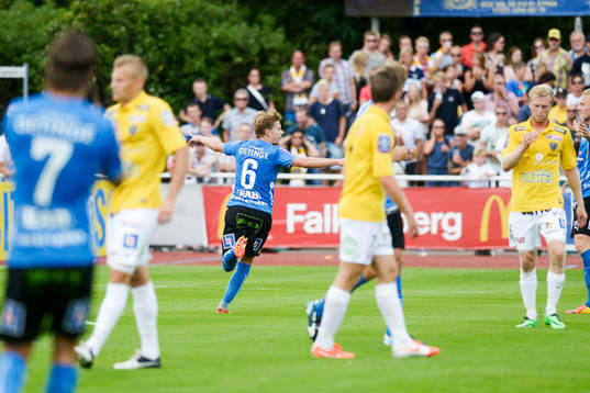 Halmstads Johan Blomberg jublar