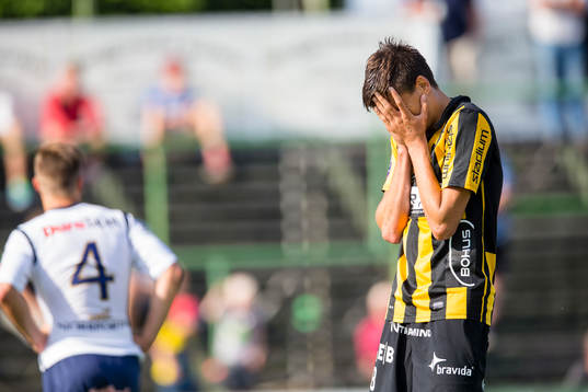 Häckens Alexander Jeremejeff reagerar