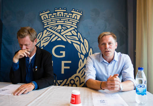 Gefles tränare Roger Sandberg svarar på frågor på