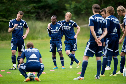 May Mahlangu och Sam Larsson