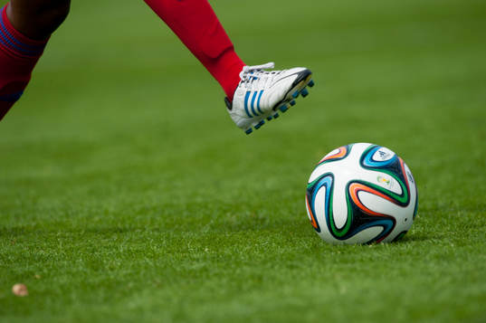 Bollbehandling i matchen i damallsvenskan mellan Vittsjö