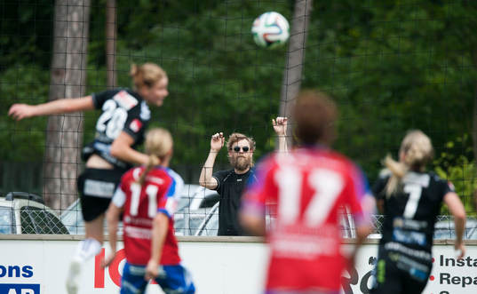 Åskådare i matchen i damallsvenskan mellan Vittsjö och