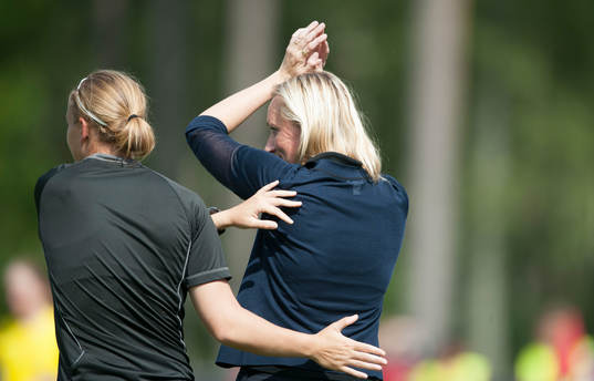 Kristianstads tränare Elisabet Gunnarsdottir i matchen i