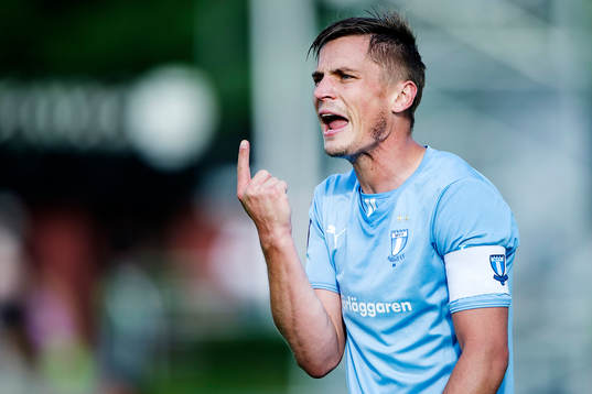 Malmö FFs Markus Rosenberg upprörd på domaren
