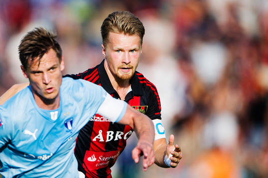 Brommapojkarnas Jacob Une Larsson bakom Malmö FFs Markus