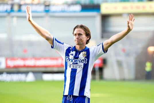 IFK Göteborgs Lasse Vibe tackar publiken