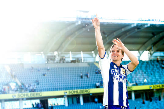 IFK Göteborgs Lasse Vibe tackar publiken