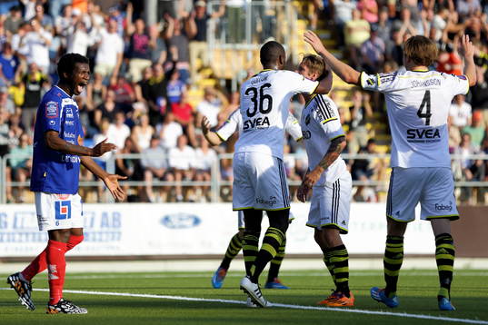 AIK jublar och Åtvidabergs Mohamed Abubakari reagerar