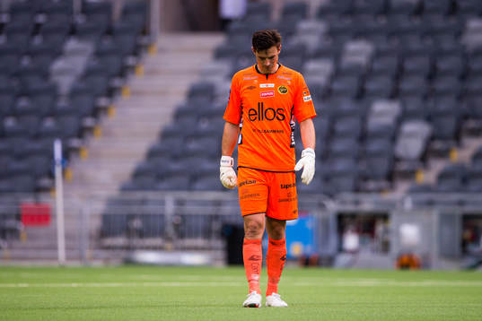Elfsborgs målvakt Kevin Stuhr-Ellegaard ser deppig ut