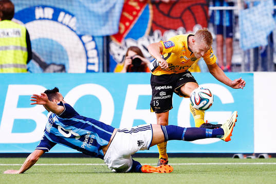 Djurgårdens Haris Radetinac stoppar Elfsborgs Andreas