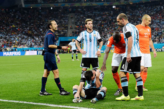 Argentinas Lionel Messi blir sittande och Argentina får en