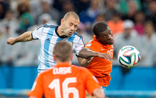 Hollands Georginio Wijnaldum och Argentinas Javier