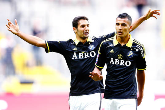 s Nabil Bahoui (höger) gör 1-0 och Celso Borges
