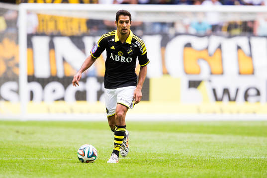 s Celso Borges med bollen